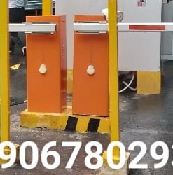 Hệ thống kết hợp Barie và gờ giảm tốc,để đảm bảo an ninh và kiểm soát tốc độ xe ra vào