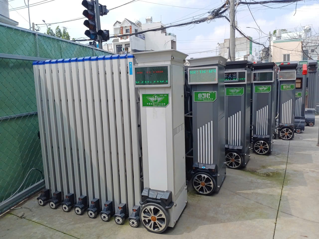 Cửa cổng xếp tự động tại Cần Giờ